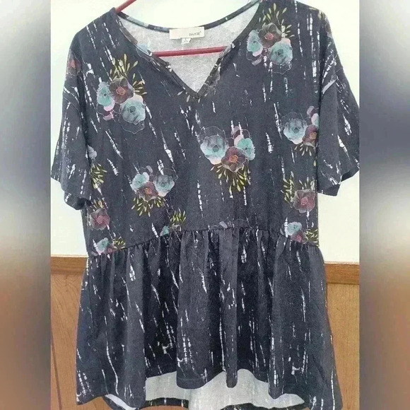 2 FOR $25 Lady's Luukse blouse(#250) - Picture 1 of 6